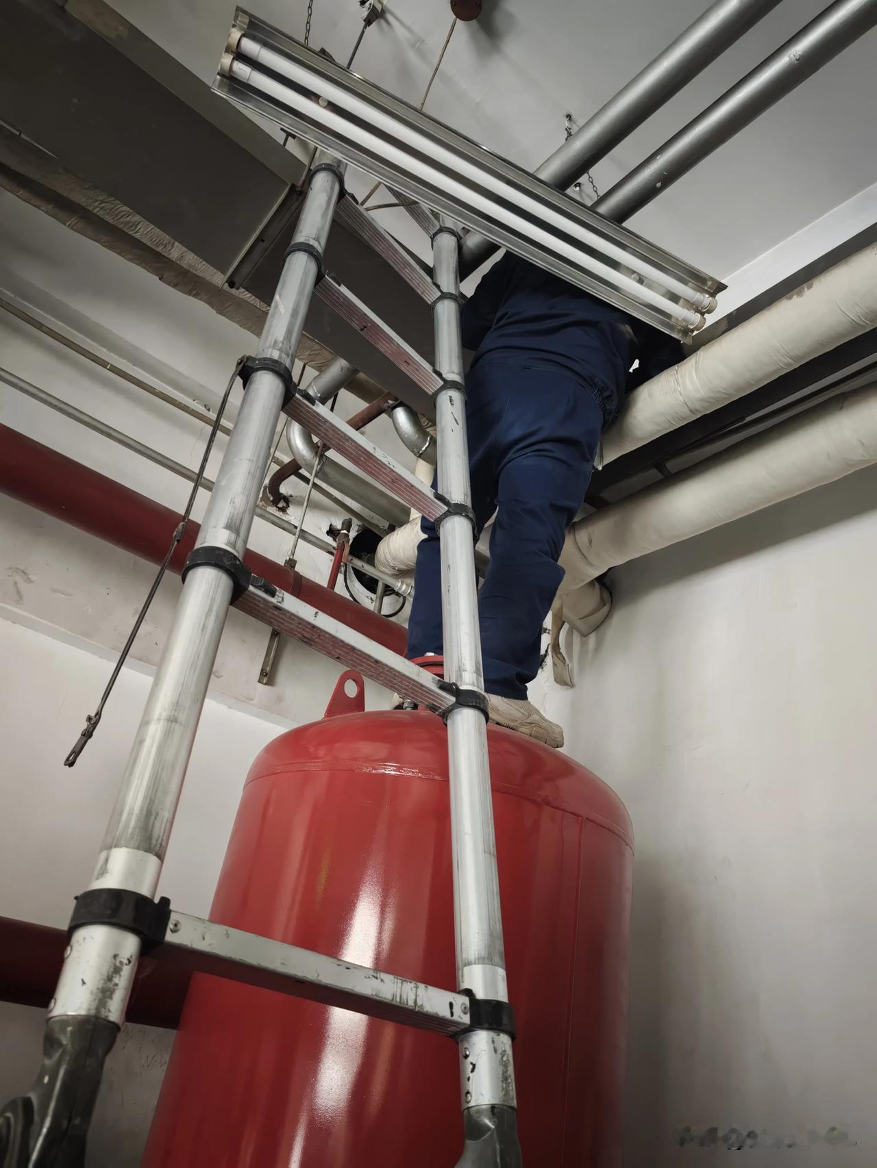 我的转正申请，这样写可不可以呢？
不知不觉来公司几个月有余，试用期我配合同事领导