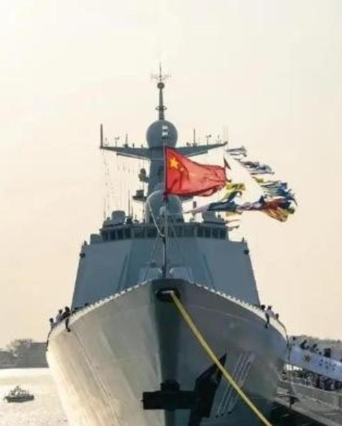 无论是中国的导弹，还是中国的航母，日本都不怕，日本怕的只有两点，一是中国的继续加