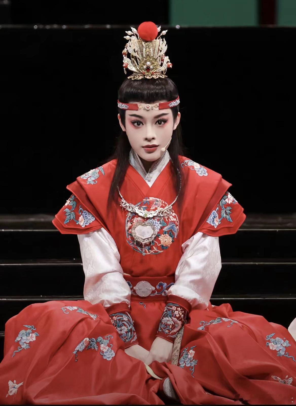 换舞台不换演技才叫真演员 陈丽君用实力证明好演员无惧舞台转换《镖人》大银幕惊艳越