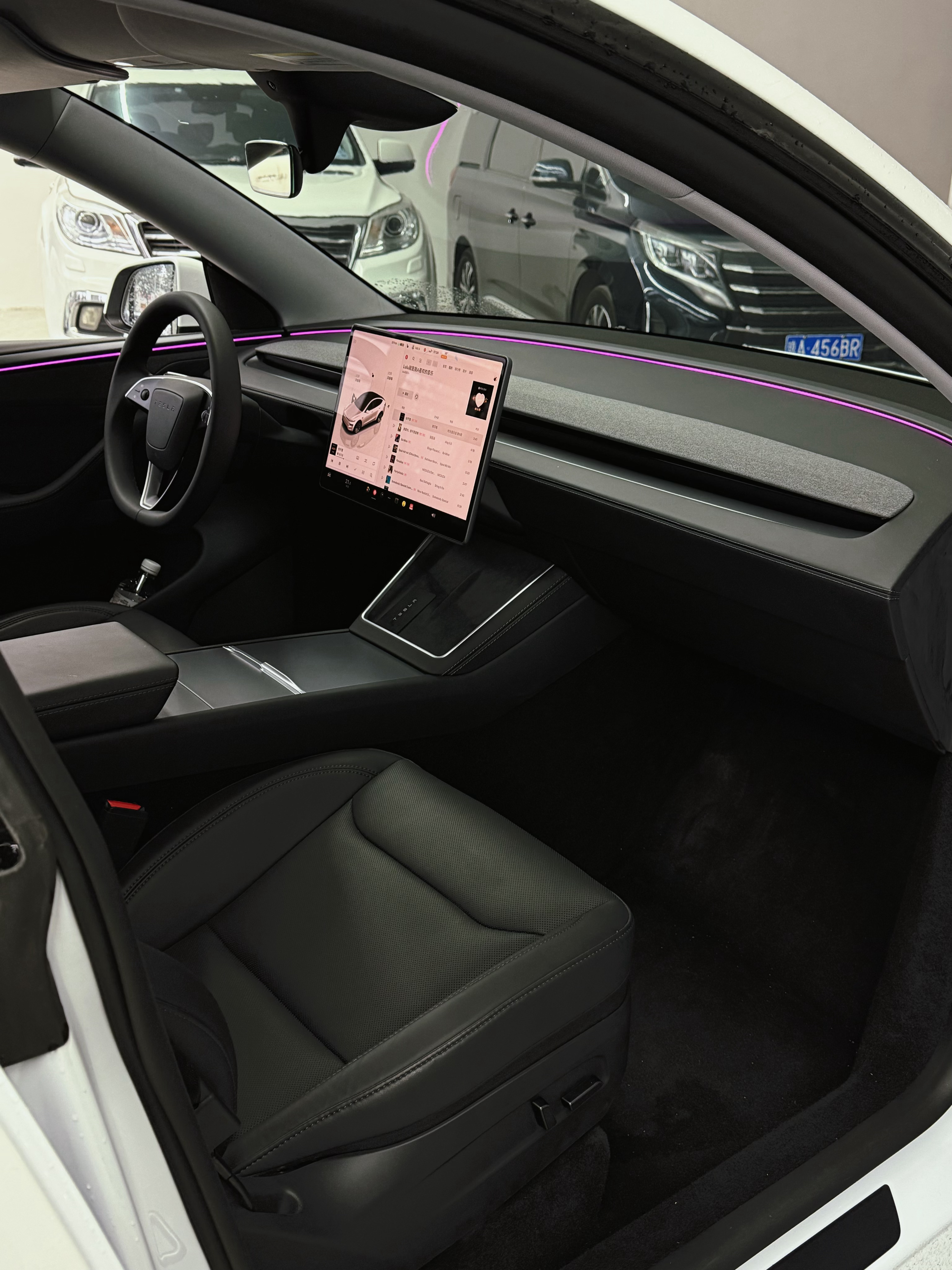 很好，我喜欢特斯拉model y ​​​