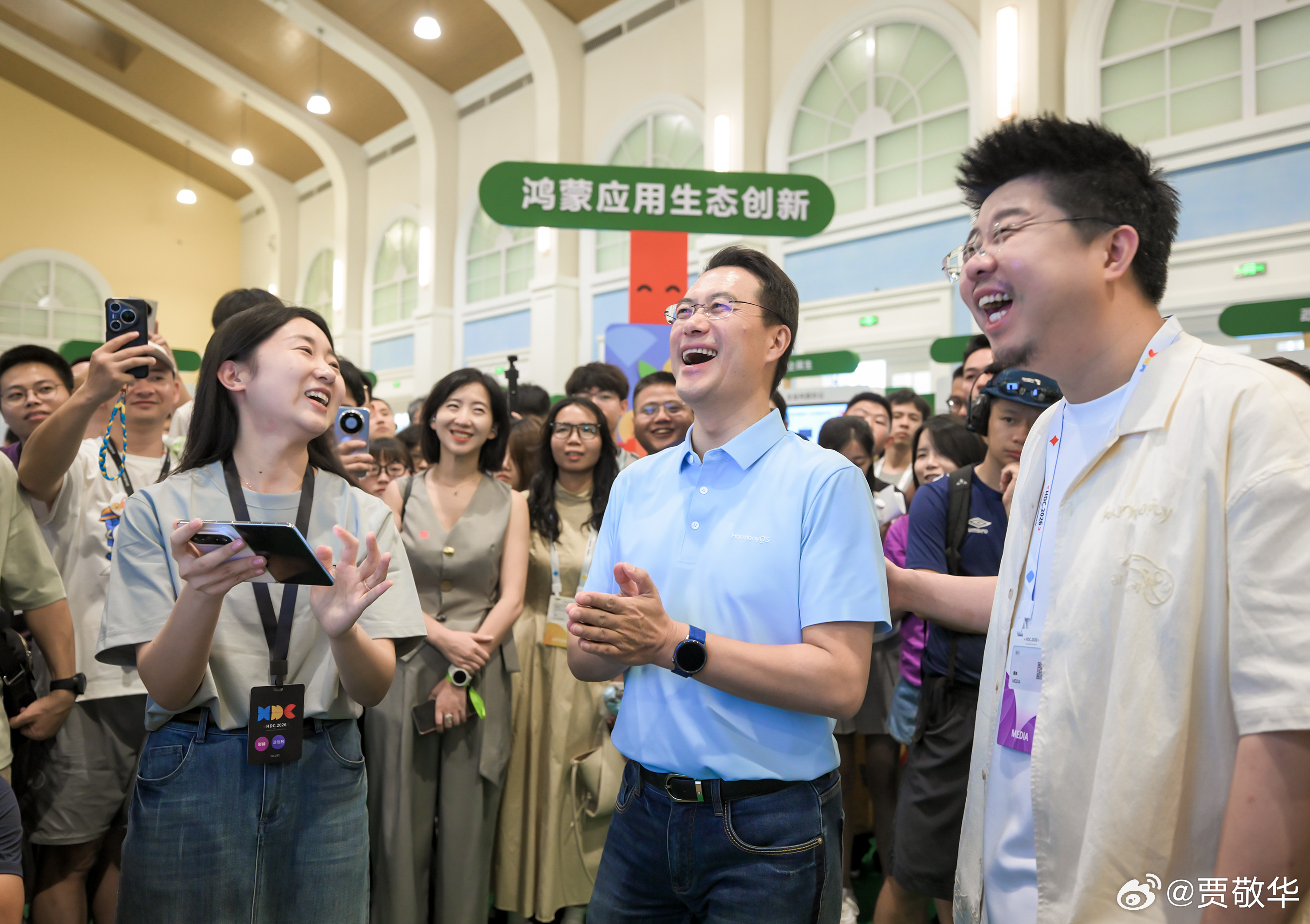 #00后做鸿蒙应用月入50万# 对于创业者来说，选对方向可以事半功倍。在看似竞争