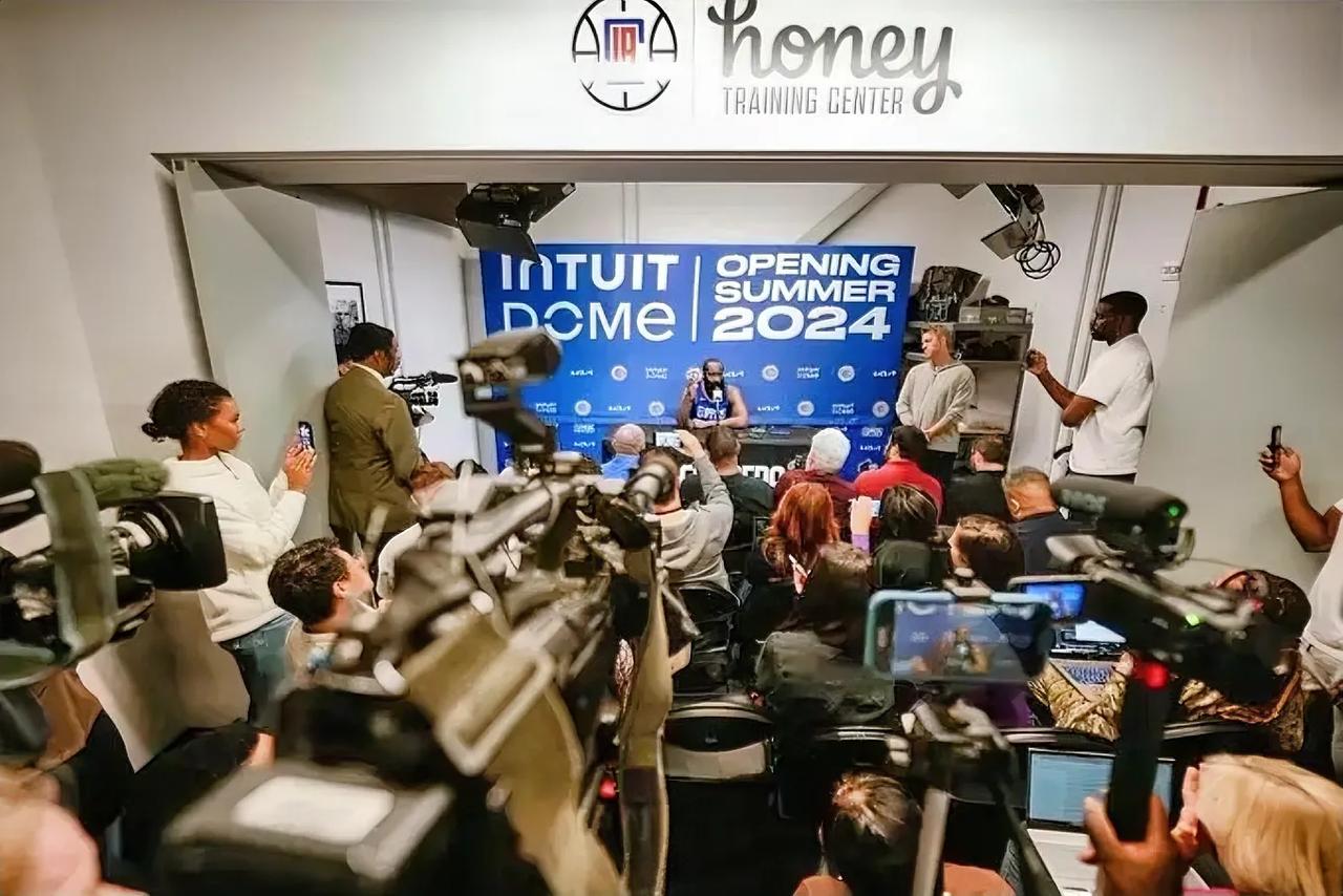 哈登大概率会在终结阵容中替代威少！
快船的强项在锋线上，内线和1号位一直都是他们