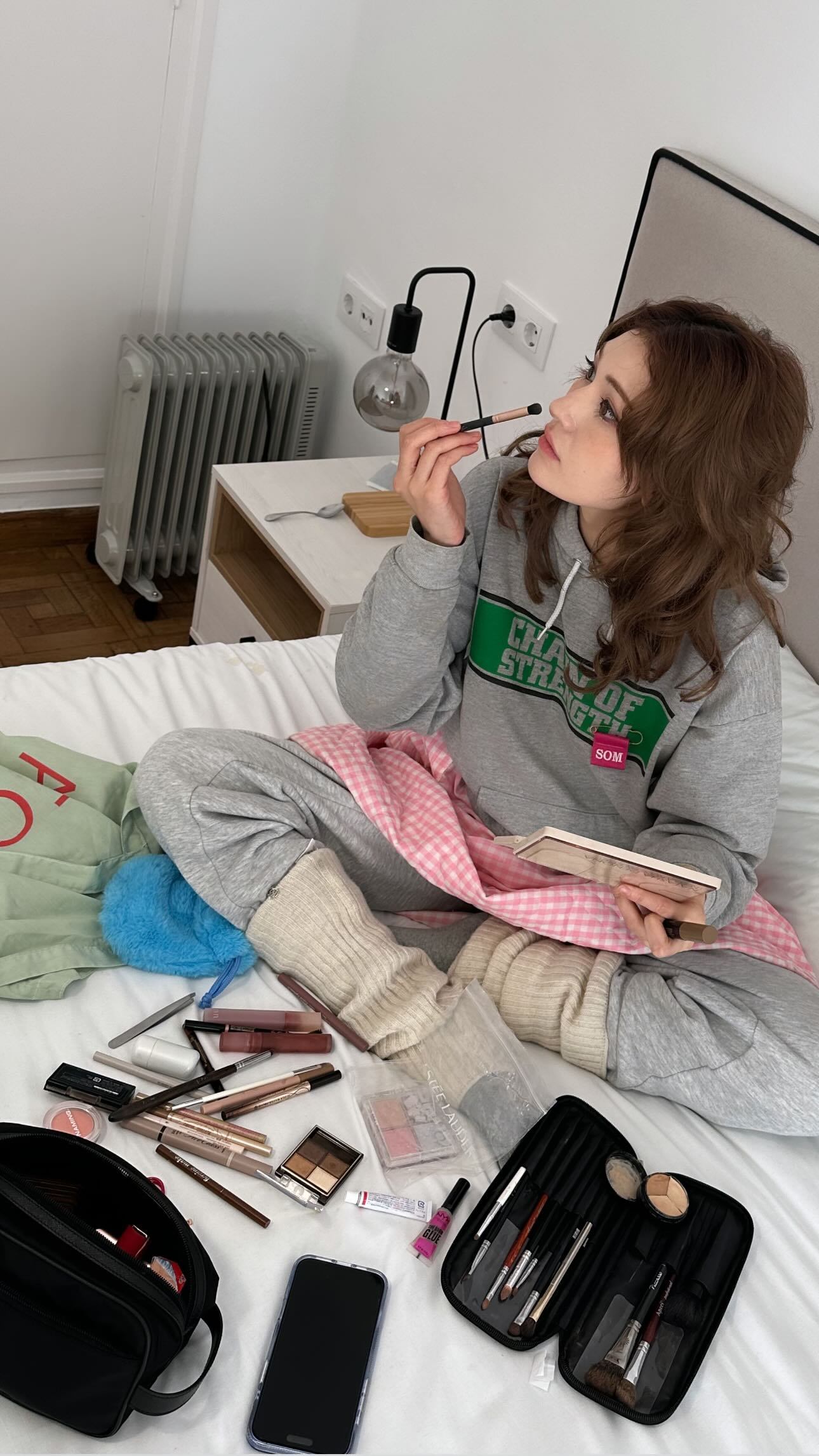 Somi[超话]  🤍  Somi全昭弥PRADA代言人  250116 IG