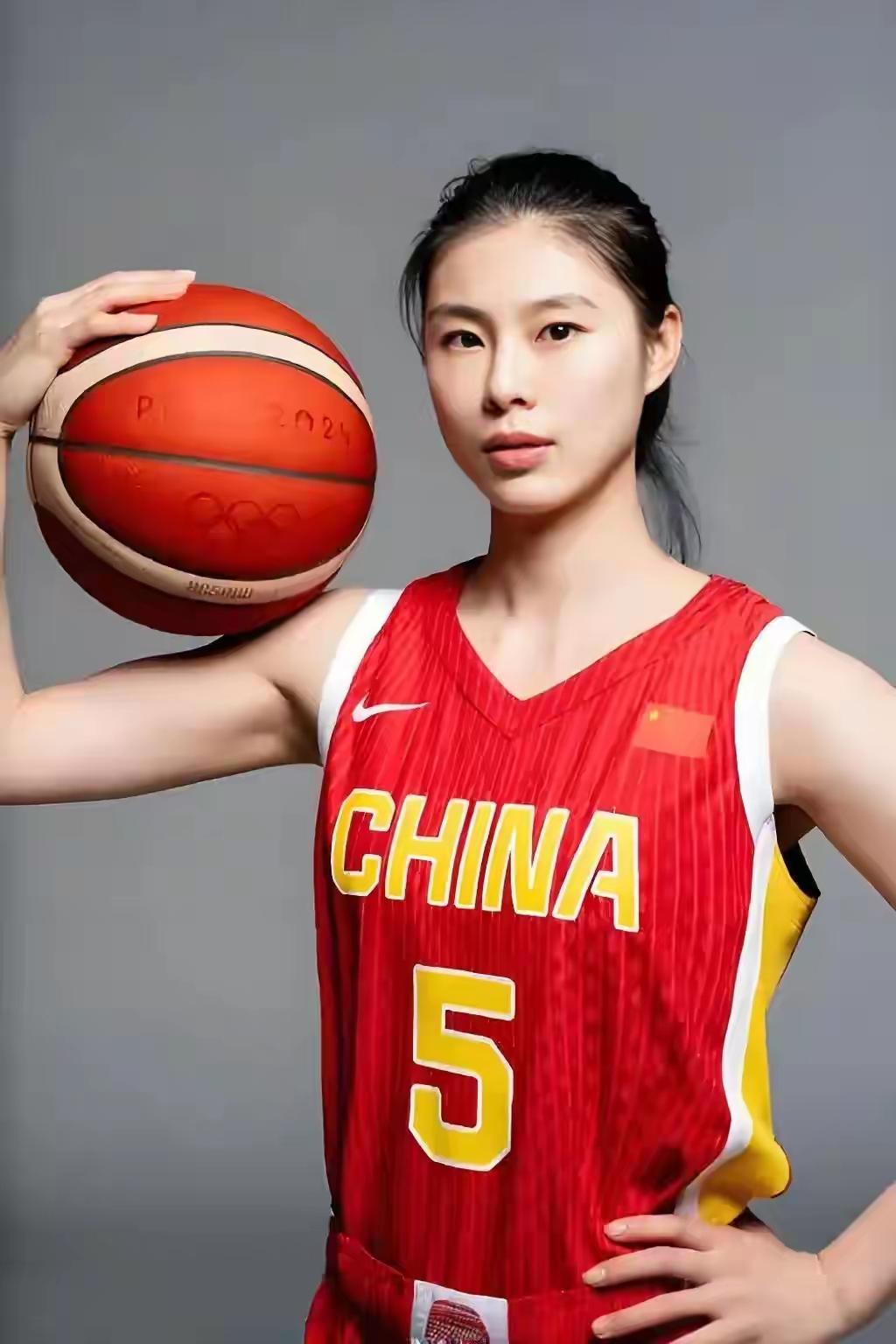 “关键先生“王思雨！王思雨在中国女篮的地位举足轻重，她多次充当“关键先生”，充当