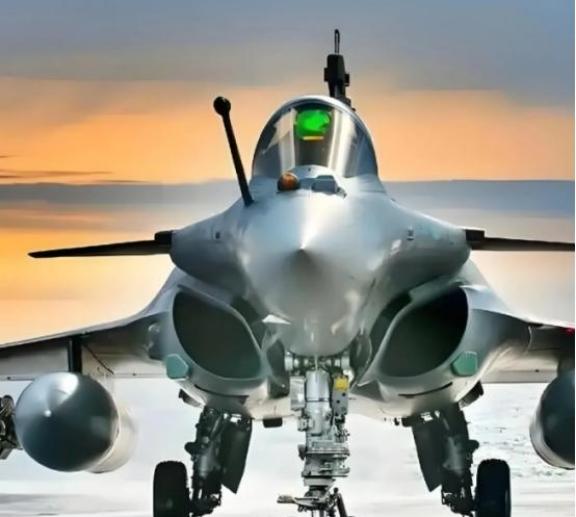 俄罗斯这一次全看明白了，俄罗斯军队一旦停火，大批西方武器就要涌入乌克兰！100架