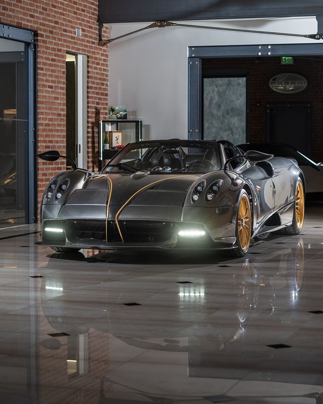 Pagani Huayra Roadster!#Huayra##car时尚##豪