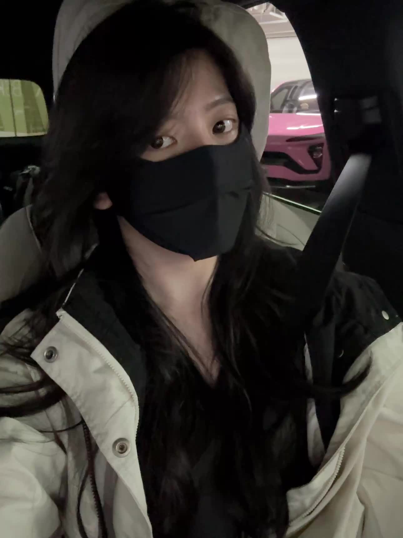 脑子里的两个小人在反复横跳！ 一个炸裂一个无耻！