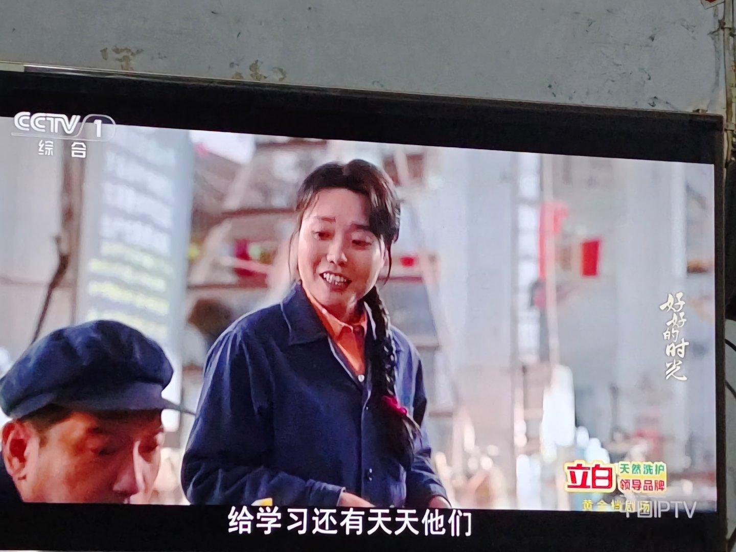 李雪琴资源真好，能接替谢娜常在湖南卫视何炅身边，电影电视剧综艺多管齐下，演技还行