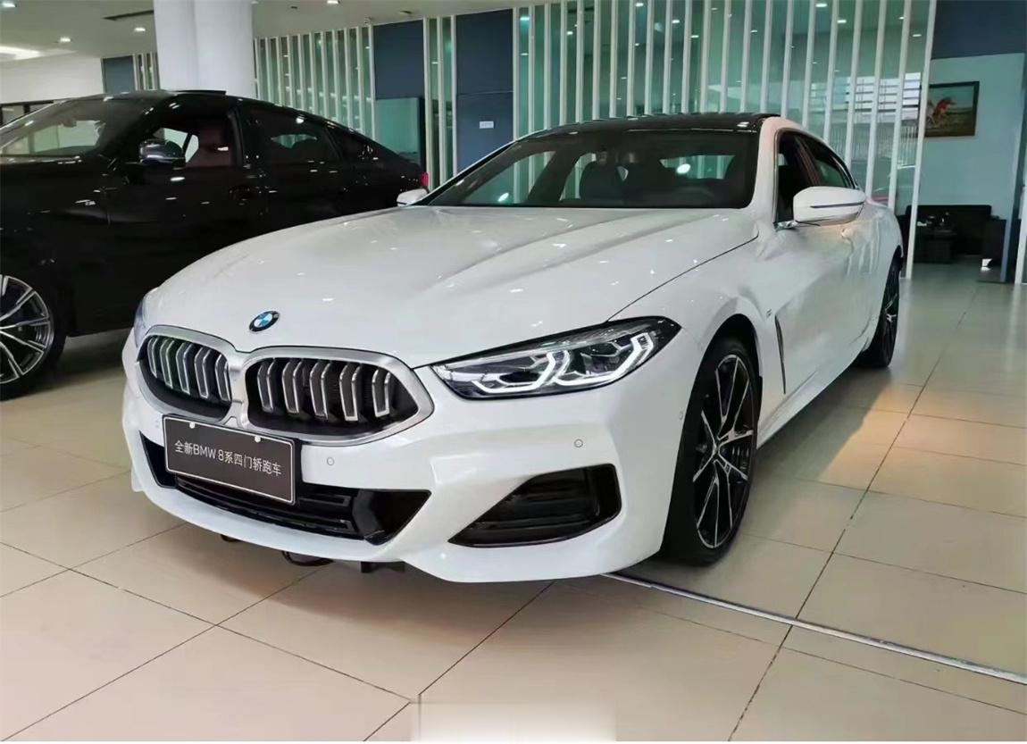 宝马 840i xDrive 四门矿石白配云锦红内饰优雅不失大气~[好喜欢]降2