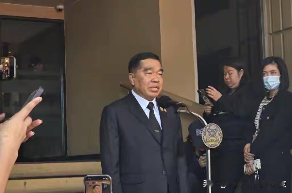 泰国防长不点名批评：有些国家声称保持中立，实际上在帮柬埔寨