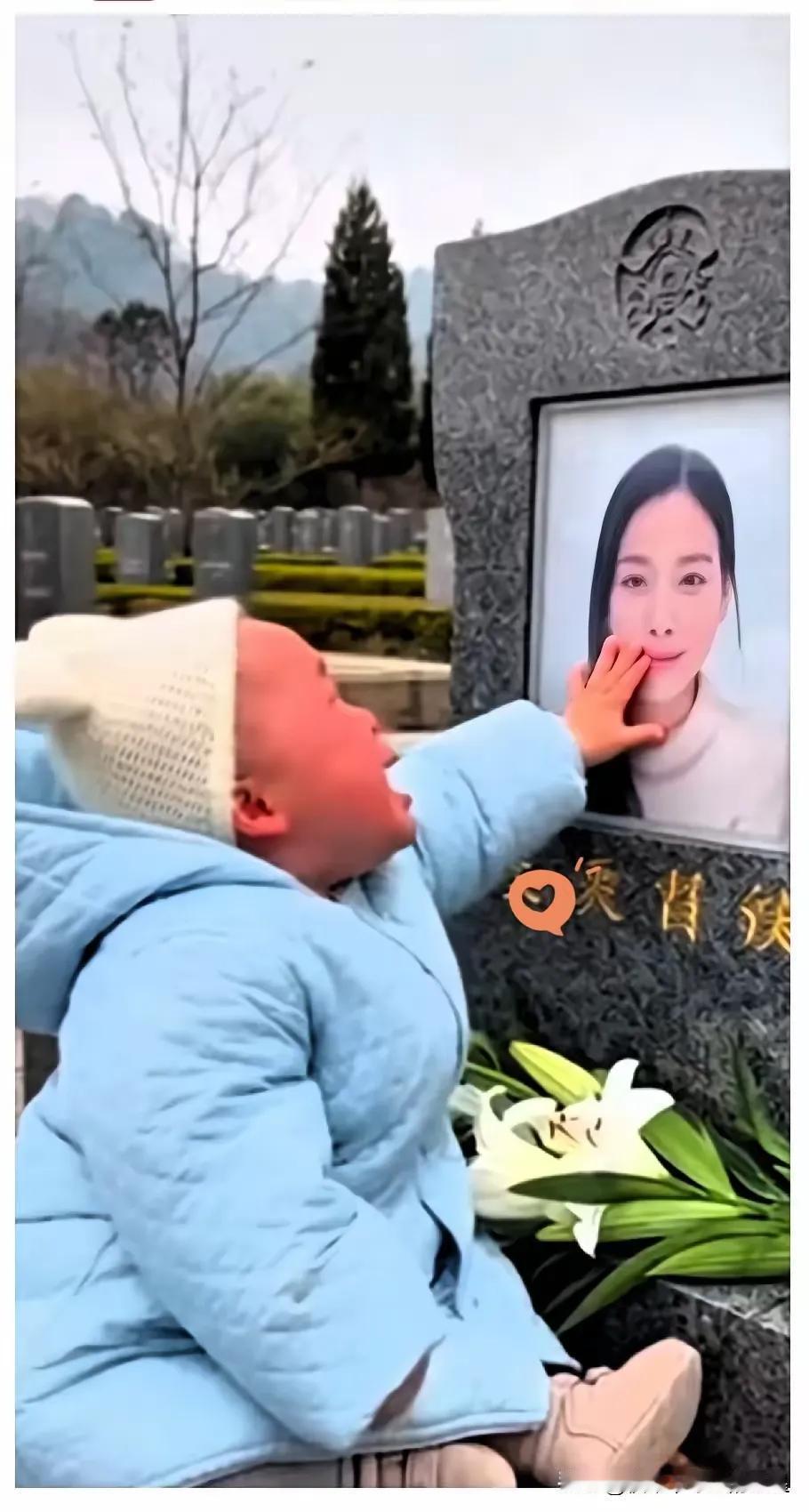 泪涌，离世八个月的妻子托梦给丈夫说：很想宝宝，有空的时候把宝宝带来，看看又长点没