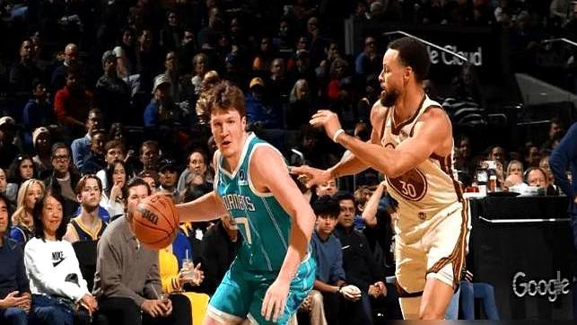 20岁NBA新秀，要碰库里的历史三分总纪录？
 
今年选秀4顺位被黄蜂选中的杜克