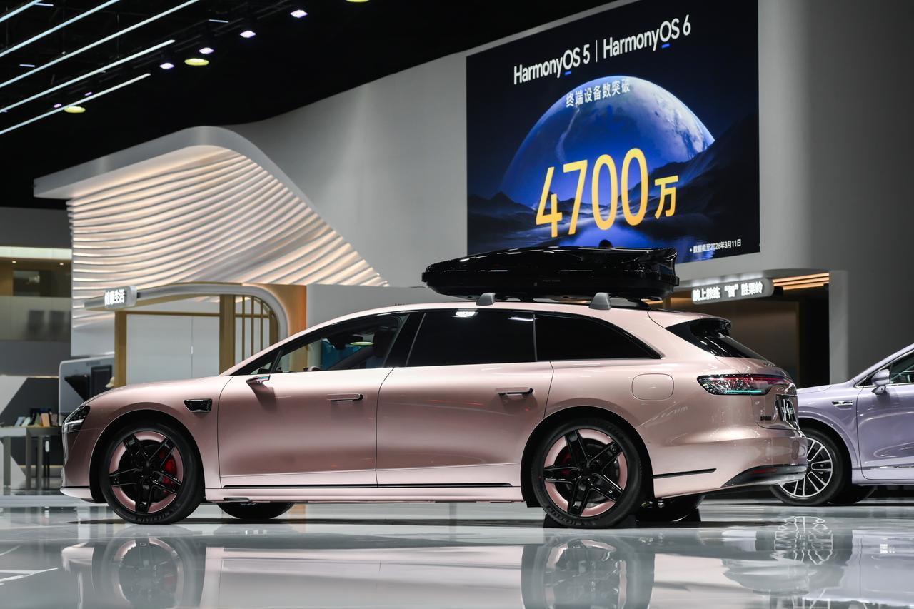 AWE实测分享，鸿蒙智行的高含华量，用销量说话
专门去AWE展会看了鸿蒙智行的车