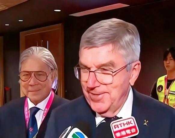 直接拒了！干脆利落，毫不拖泥带水！奥委会紧跟西方玩双标，终于把自己从香饽饽玩成了