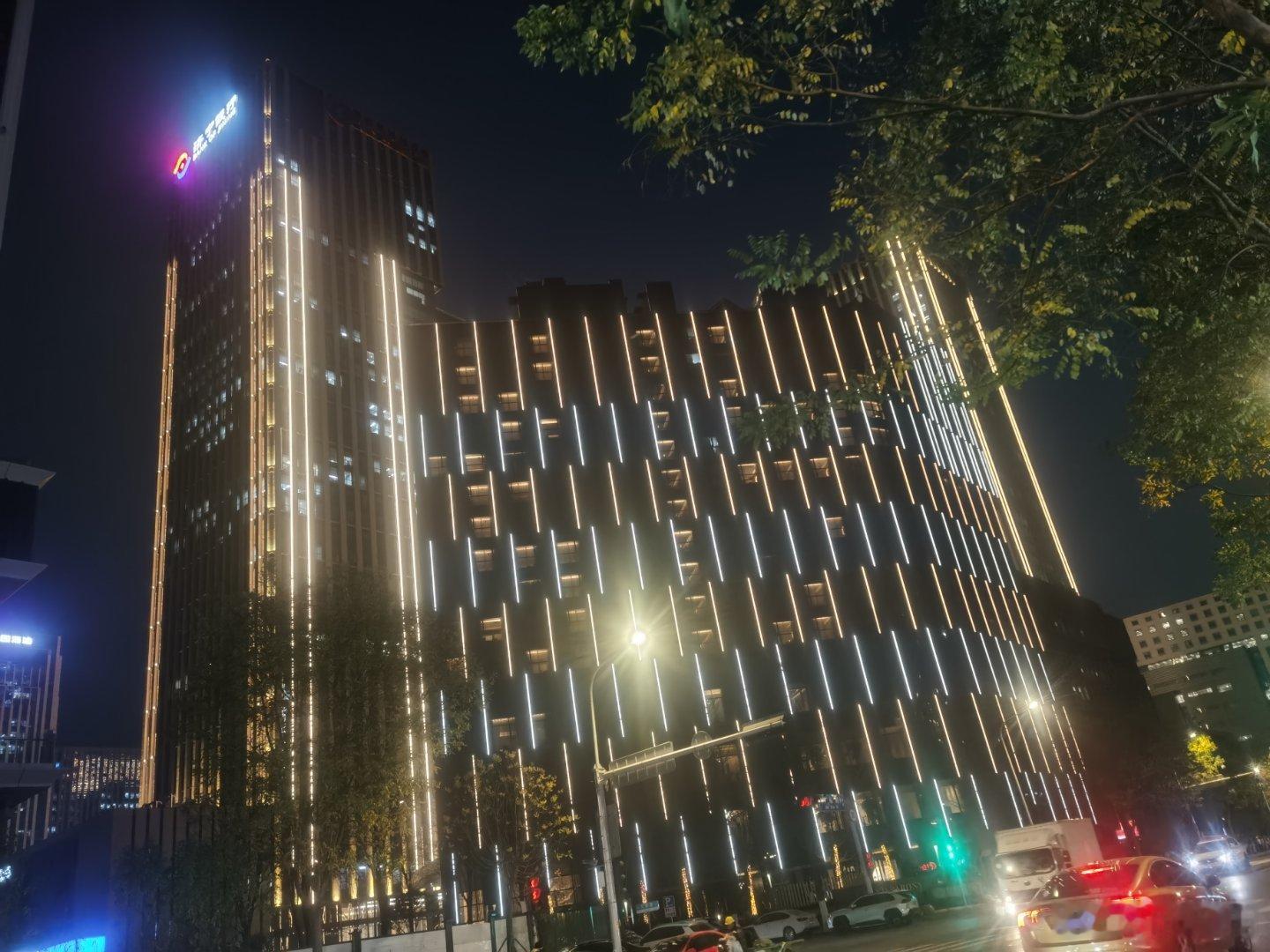 那个球迷的钱已归还，别再谴责戴某！前几日，前职业球员戴某归还了那位离世球迷的钱，