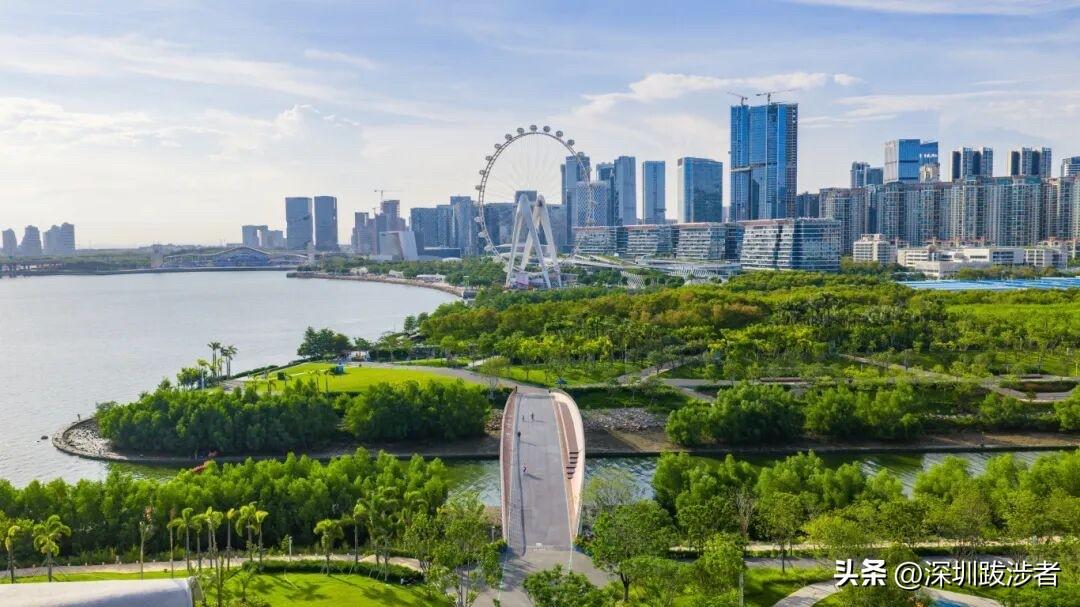 我以前在成都的一个同事就是靠战略炒作老破小发达了，资产目前有个2000W吧。这个