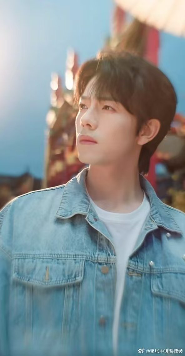 曾辉A爆了 从身形管理到舞台表现，曾辉这次把型男质感拉满了。整个人散发着一种内敛