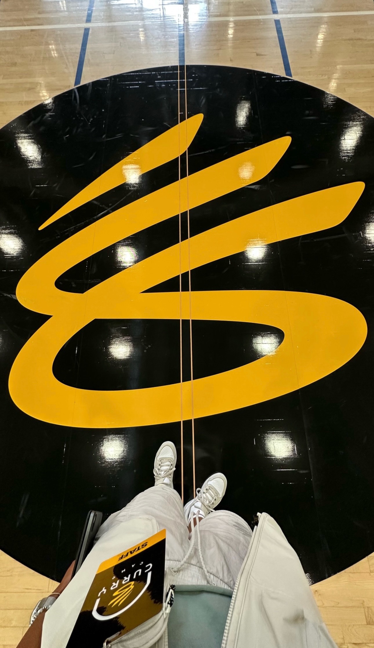 7月初 ，UA将正式在品牌线上线下直营店及官方奥莱渠道，收仓全部的UA库里系列（