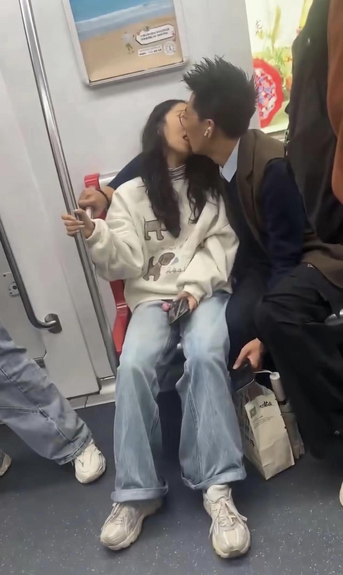 惊呆了，他们是怎么做到脸不红心不跳的[泪奔][泪奔][泪奔]