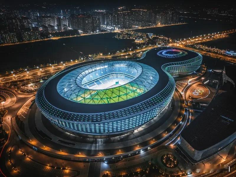湖南首座6万人体育馆要来啦，这简直是体育迷和演出爱好者的福音！6万人的容量，能想