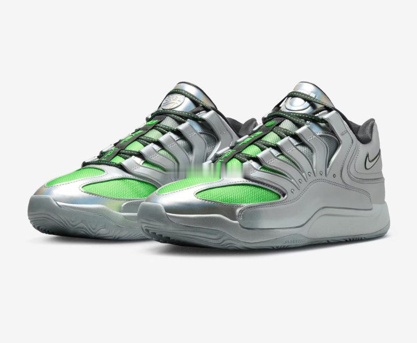 大家应该都知道，去年7月很幸运的从体坛篮球秀的节目中收获惊喜，我得到一双杜兰特N