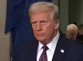 特朗普面临人生的最大抉择，关乎他的性命以及整个家族的财富，如果他现在选择停战，意