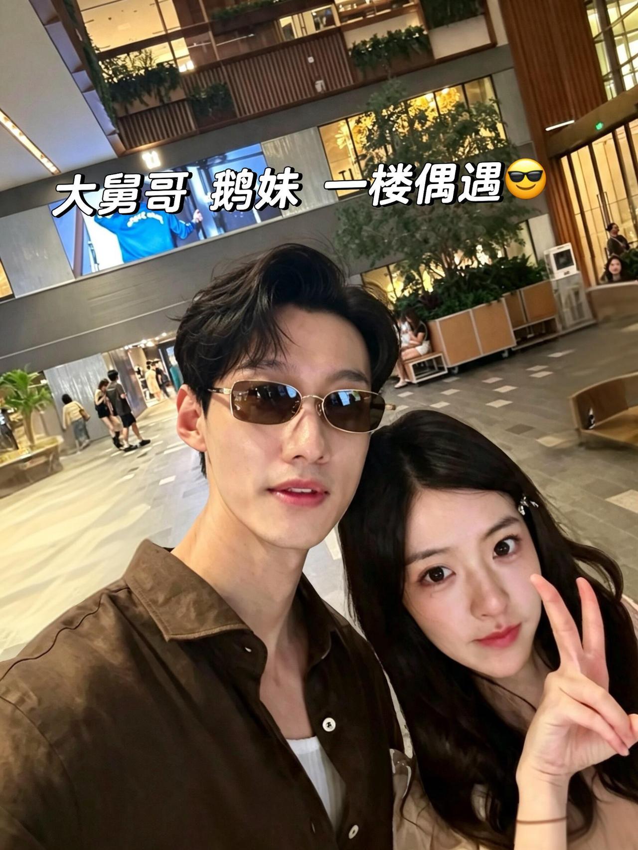 柳柳太有灵性吧？谁和她在一起都变鲜活。
今天卓然发了一组和柳柳的偶遇合照，网友第