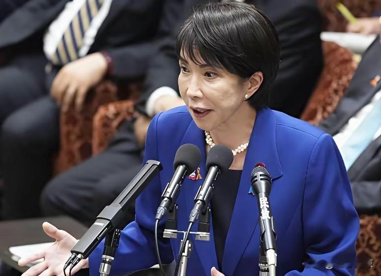 高市早苗这场豪赌是稳赢的。高市所秉持的右翼主义是日本民众的普遍立场，民调结果显示