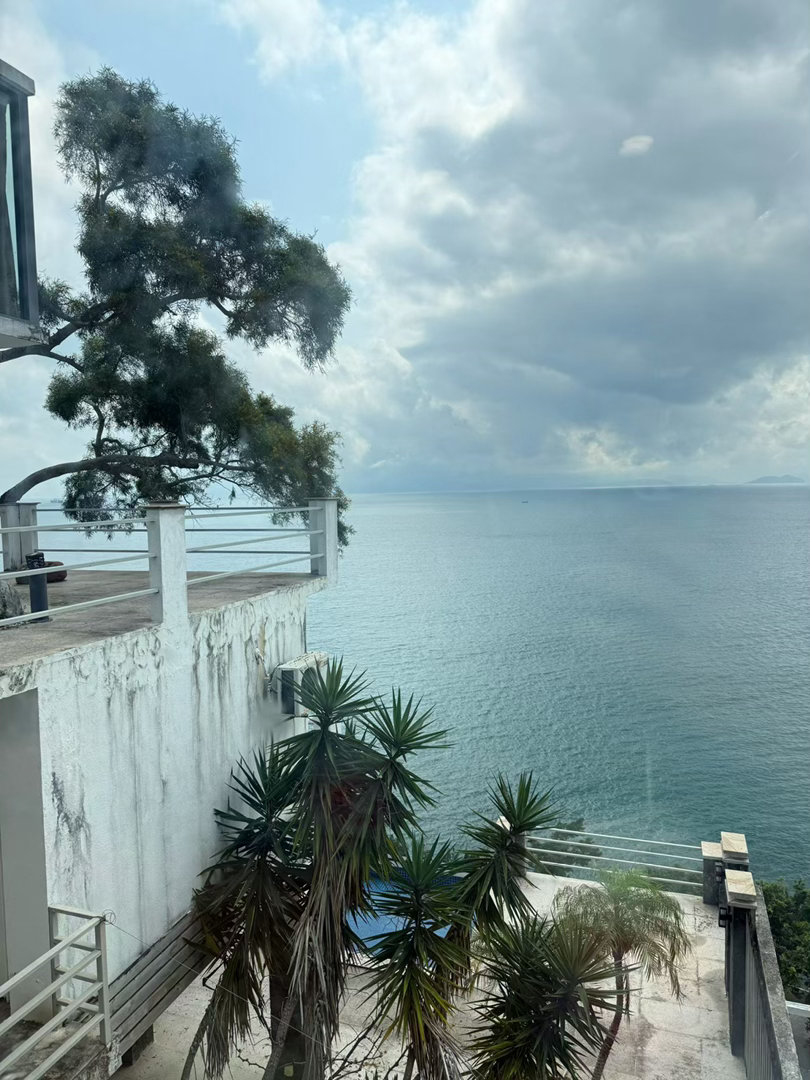 平静是最好的感知力，独行是人生的必修课。 