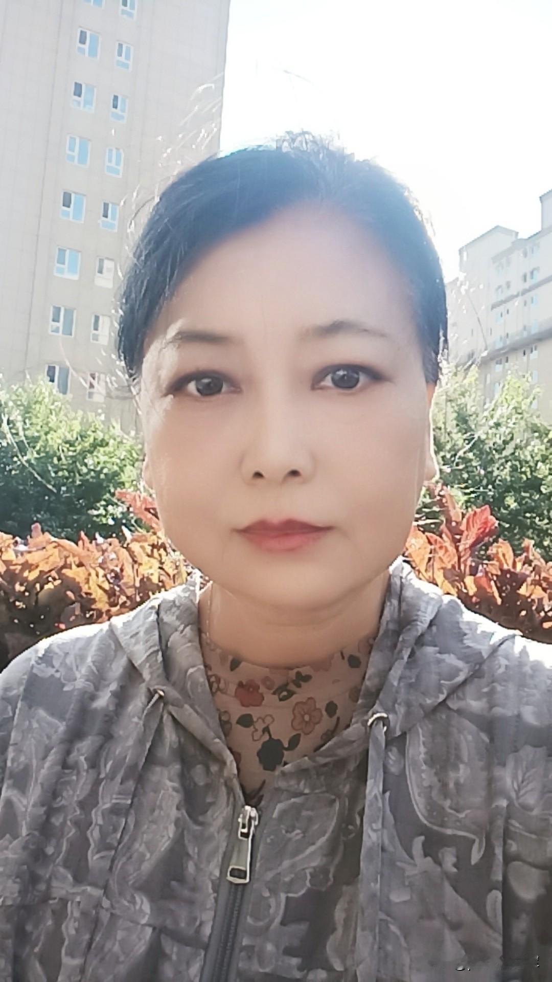 天凉了
东北长春的天真是凉快了，一天到晚都清清爽爽的，晚上睡觉关窗、要盖被子。