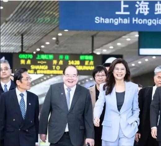 国民党十年才走出这一步，望郑丽文的脚步象乘座的高铁速度

4月7日，中国国民党主