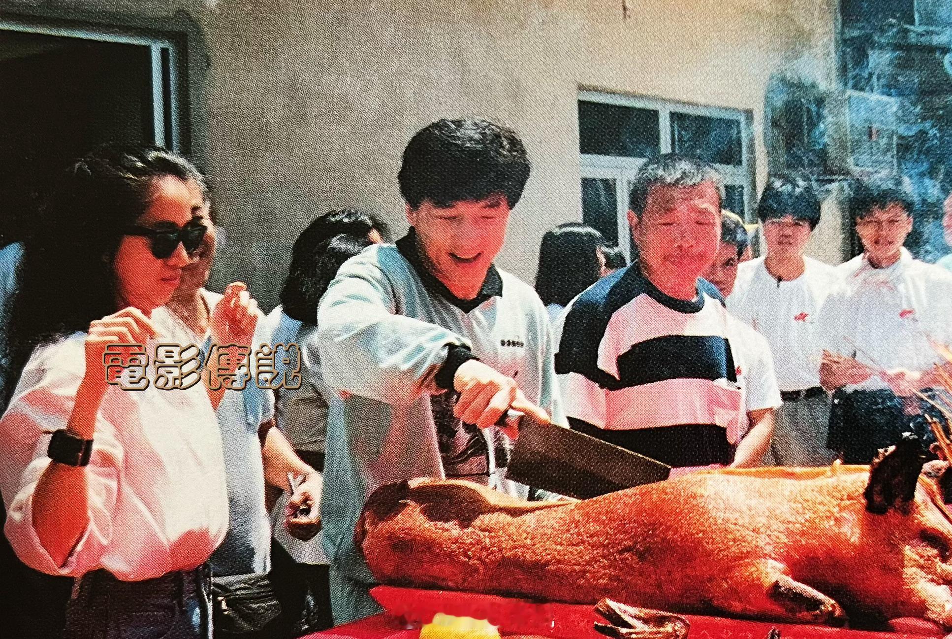 1988年，电影《奇迹》开镜礼上的成龙、梅艳芳、午马、董镖、吴耀汉、吕良伟、罗烈
