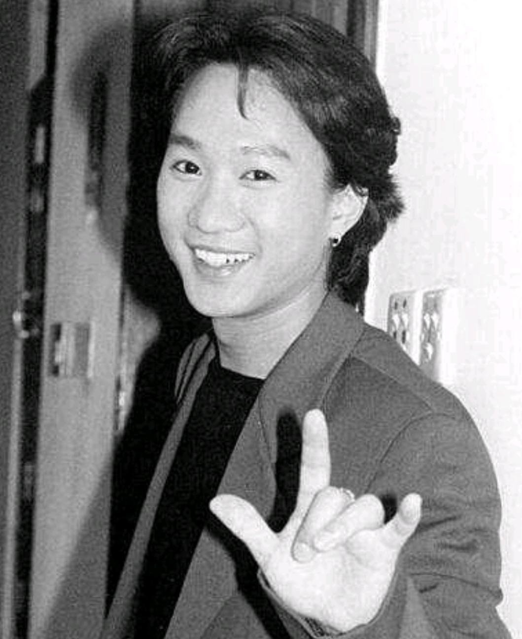 怀念！香港乐坛巨星黄家驹去世33周年
6月30日，是香港乐坛巨星黄家驹逝世33周