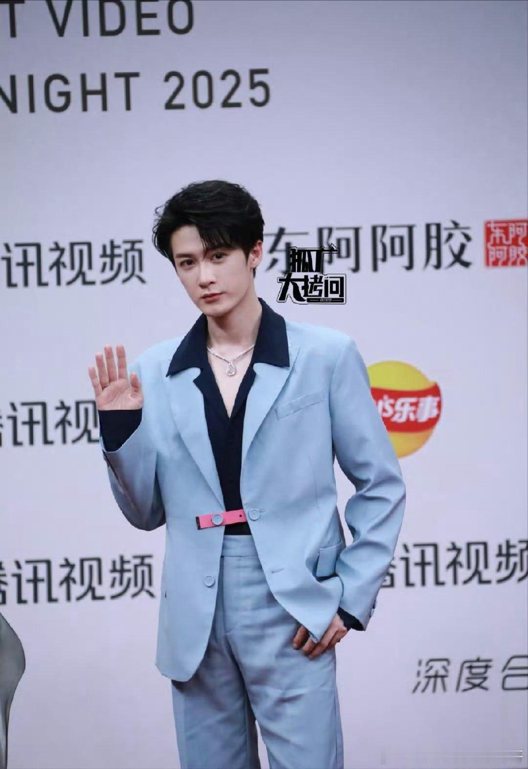 星光大赏红毯男流量生图：檀健次、龚俊、张凌赫、刘宇宁 星光大赏红毯