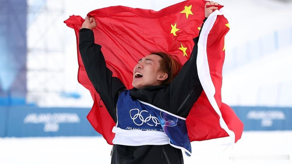 苏翊鸣22岁生日再夺金 今天是苏翊鸣 22岁生日。4年前的北京，他在18岁生日那