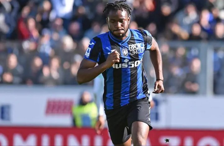 意大利全市场更新了亚特兰大卢克曼与巴黎圣日耳曼的转会进展。全市场表示，相比转会离