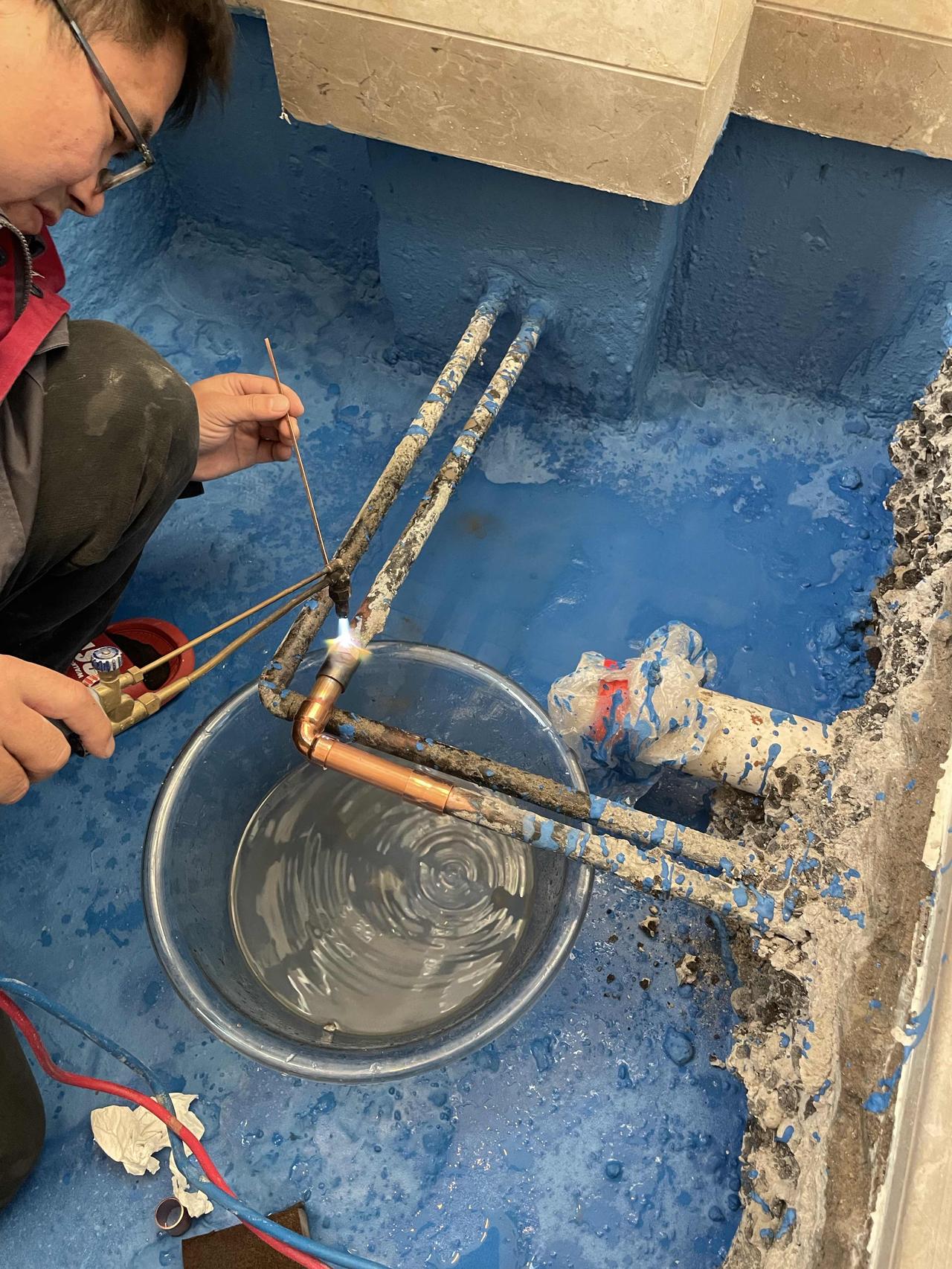 卫生间铜水管漏水这么焊效果怎么样