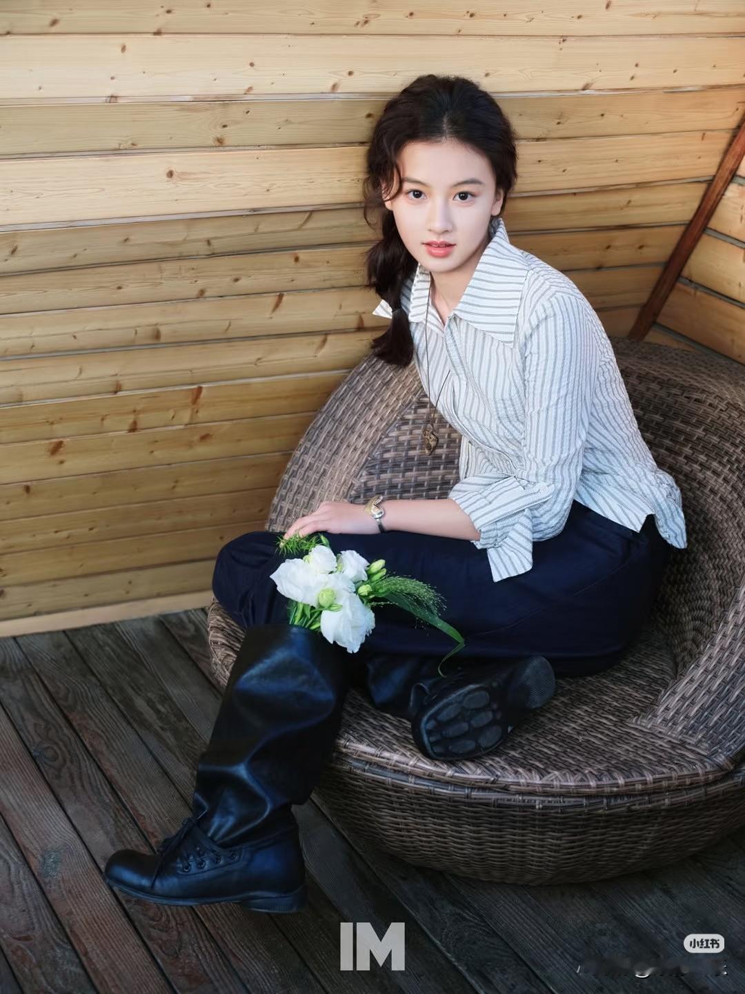 赵钰琪七七绝对是年度被幸运女神偏爱的女孩，简直自带“天选剧本”，不知道多少人羡慕