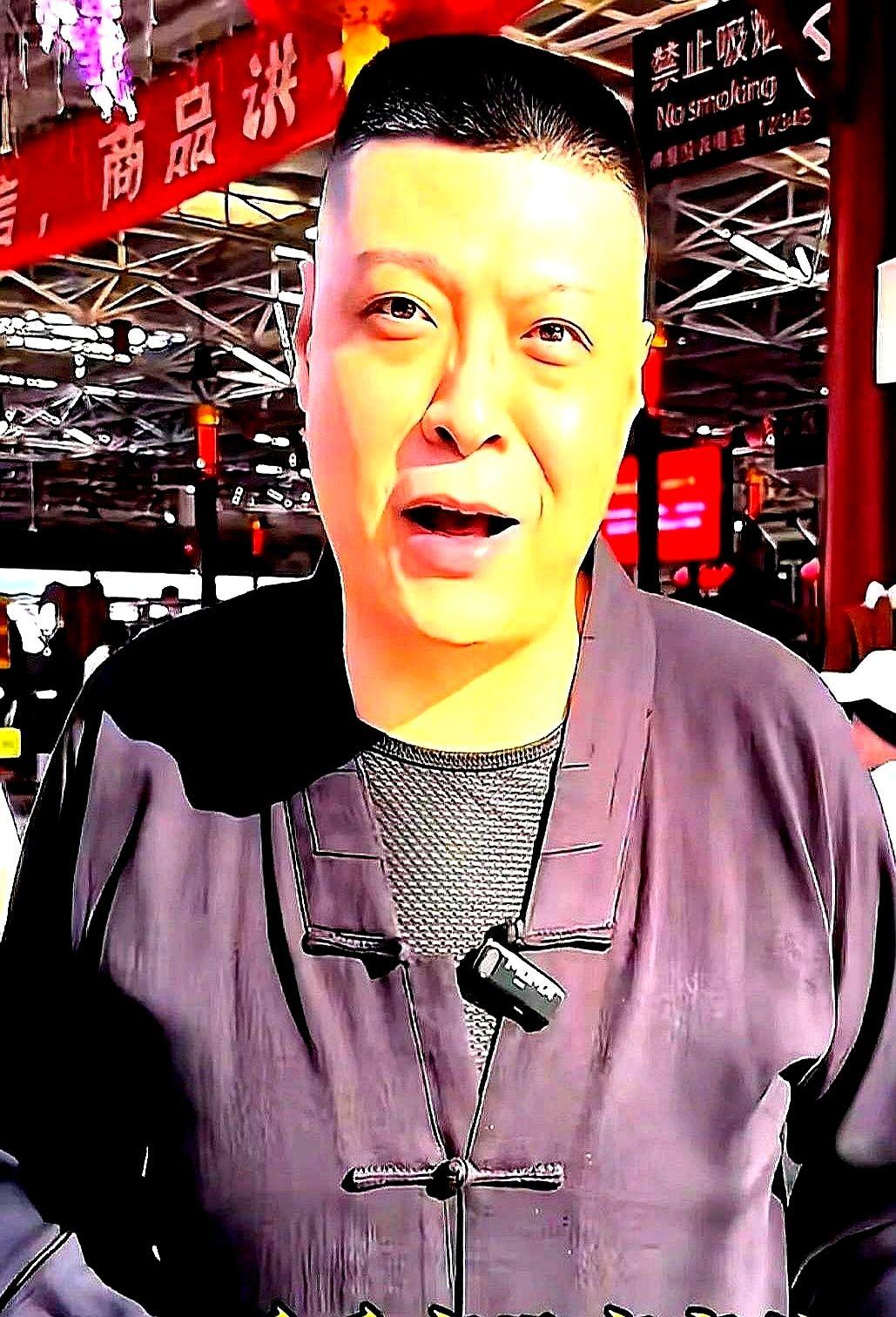 曹云金是吃，刘云天是玩，下了班应该没有任何交集！
刘云天那俩核桃可算被他玩明白了