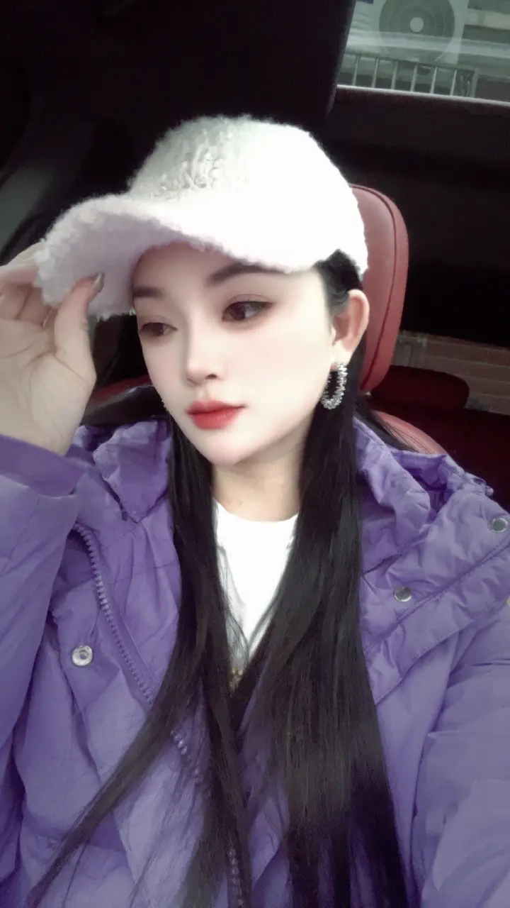 身边的朋友陆陆续续都交卷了，而我只因第一题答错，再无心提笔，他们都在奔...