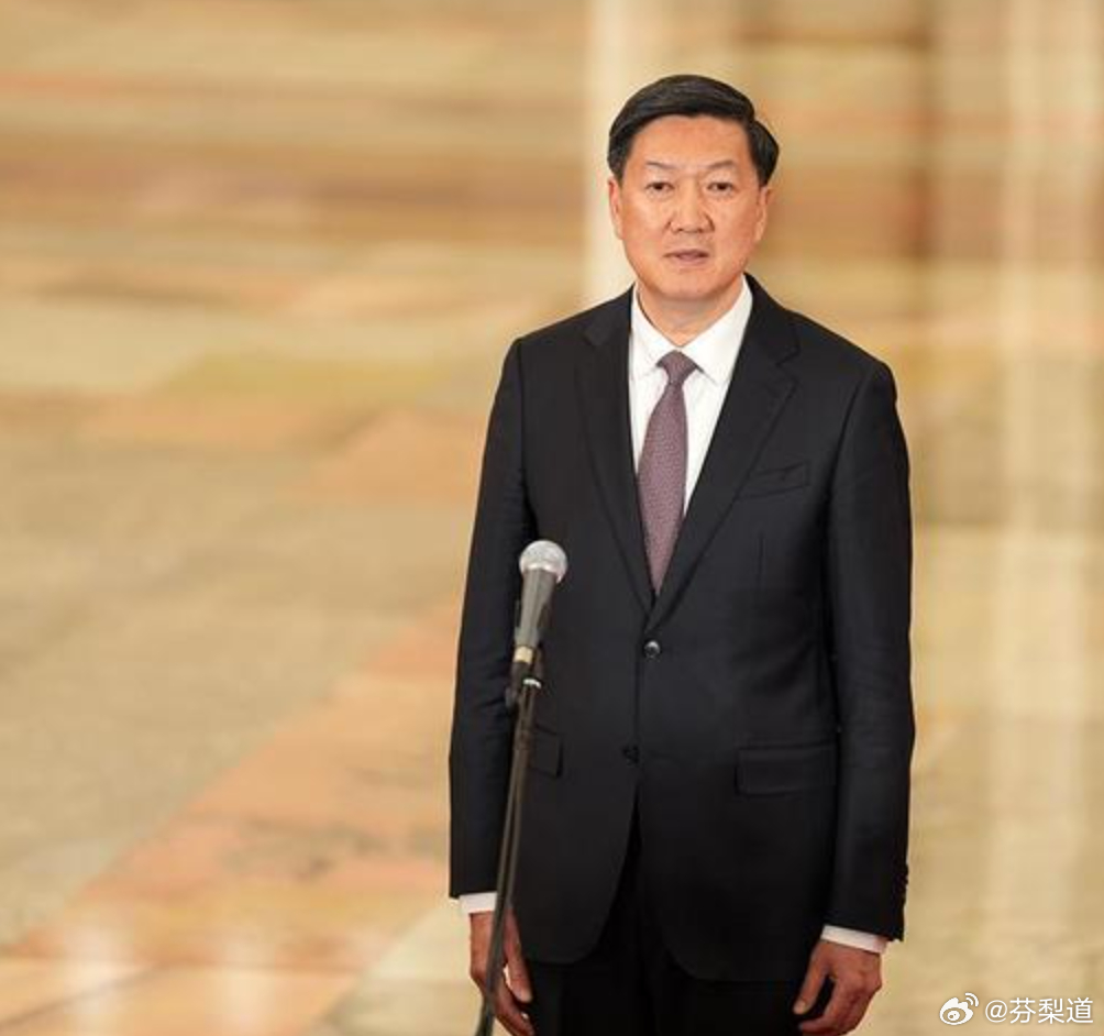 中国女排国际排坛动态【国家体育总局局长高志丹：奋力推进足篮排“三大球”振兴】 2