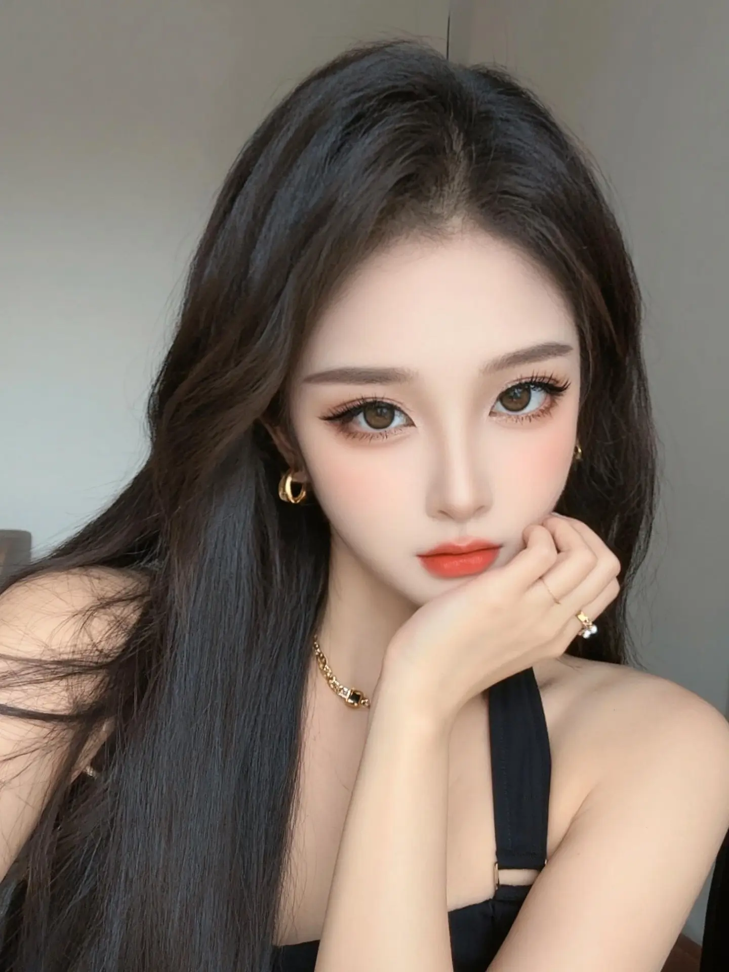 网感美女 金饰配饰 甜御妆容教程 氛围感美女 女生写真高级感