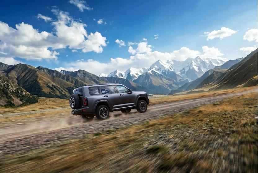 2026款哈弗H9正式上市，一起来梳理一下信息：
1、汽油版售价区间为19.99