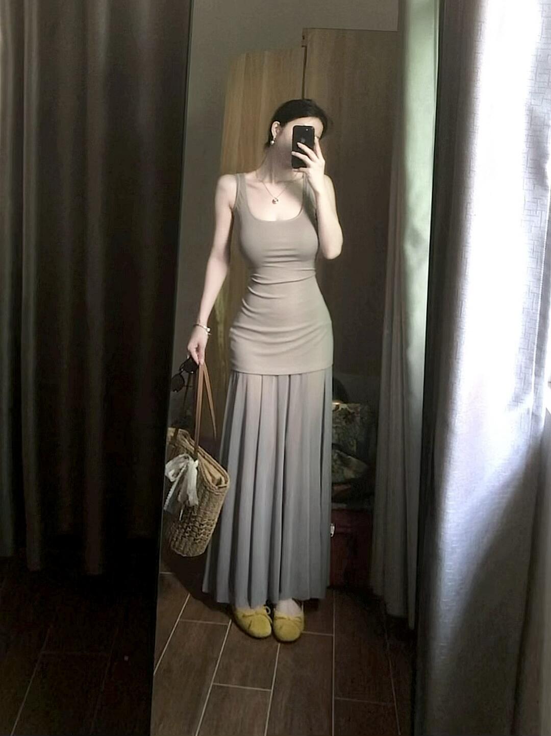 气质简约清冷美女感还得灰色系穿搭～