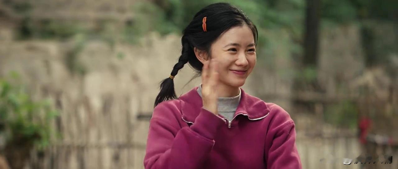 胡彩香回家生产，临走时对忆秦娥说，“你可以忍，但是不能忍一辈子，你要改变自己，起