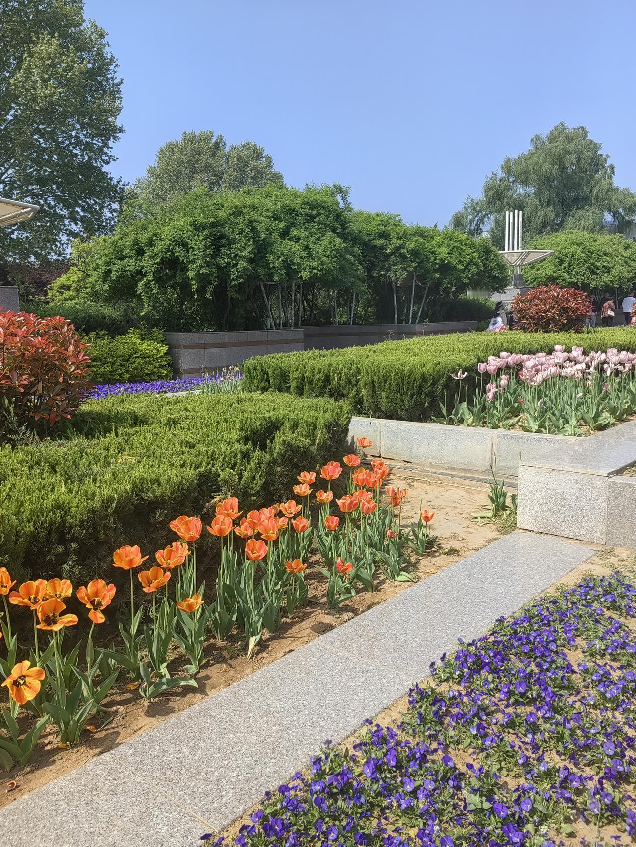 其实，最高明的立威之法便是“不战而屈人之兵”。若通过战争来立威，即便百战百胜，也