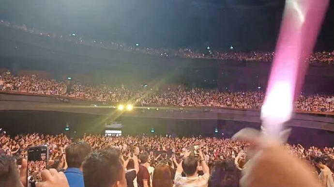 张碧晨新加坡演唱会上座率打破谣言！

张碧晨2025年7月31日及8月1日在新加