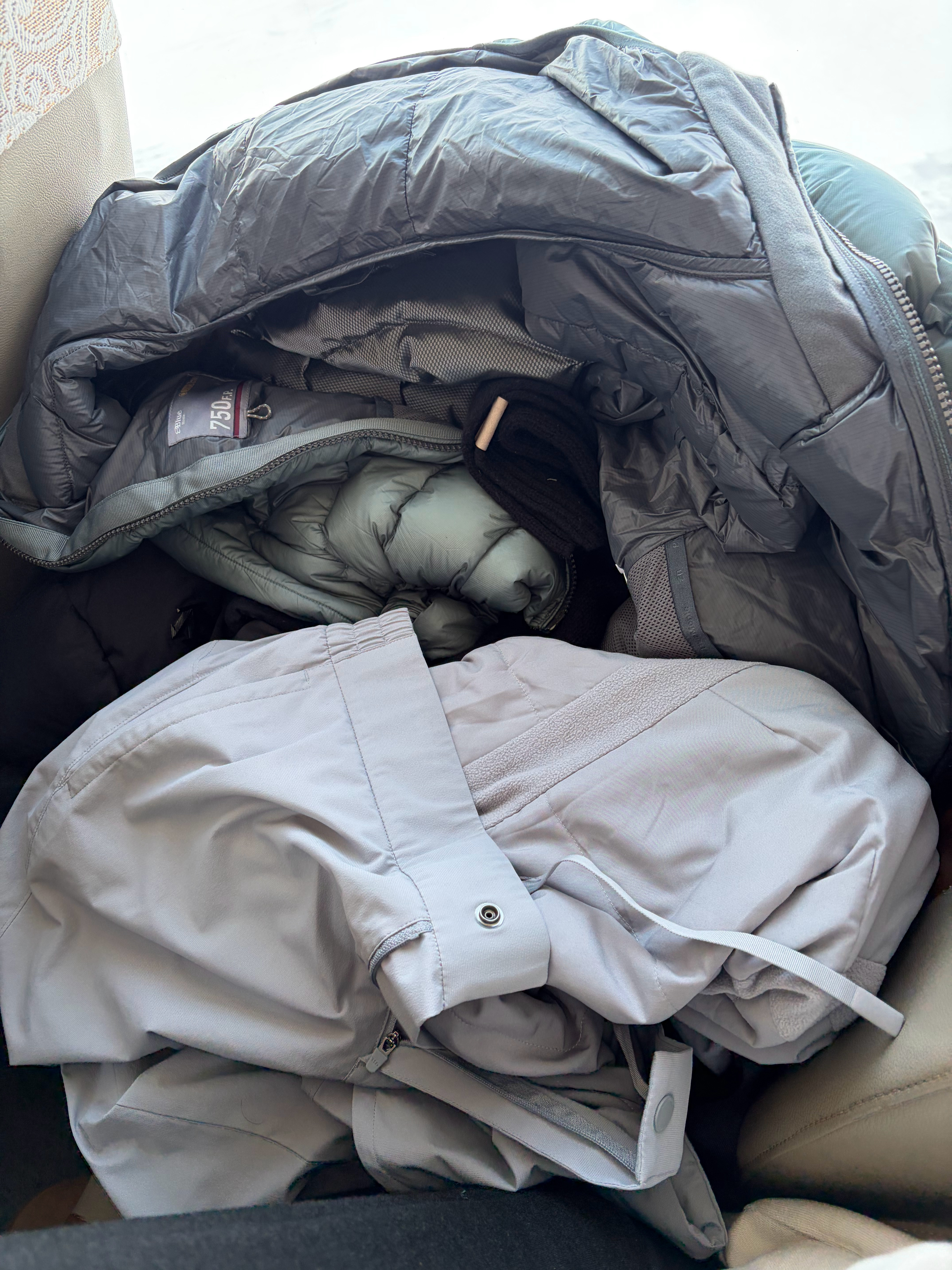 请教一下呼伦贝尔的朋友，你们冬天都是怎么穿的呀我太热了为了在户外拍摄的时候不冷，