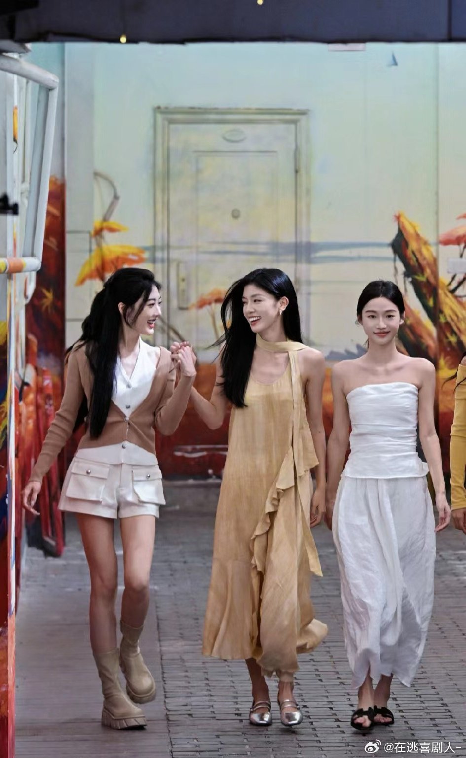 一直被吹的孙乐言和小咪合照是不是被秒了 ​​​