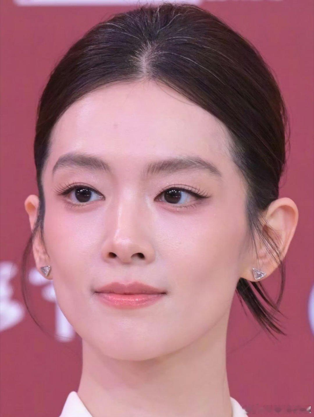陈昊宇这图生到白发丝都看得见这样的生图已经很能打了，不愧是明星 